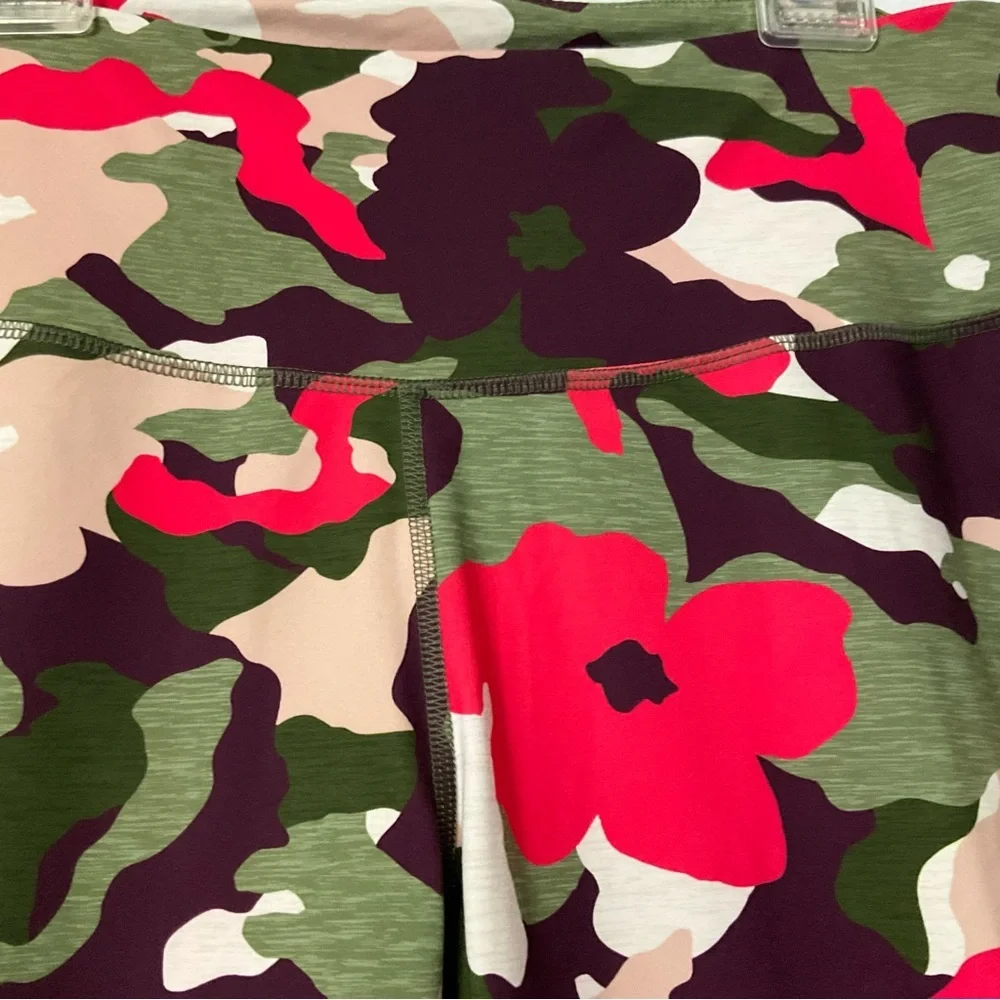 Old Navy Camo Red Multi Color Activewear SZ XXL Women Sportswear Athleisure Yoga